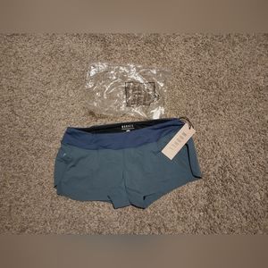 Nobull: NWT-XL- steel blue, 2" pace shorts